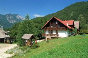 Turistična kmetija Zgornji Zavratnik