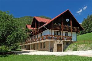 Turistična kmetija Zgornji Zavratnik