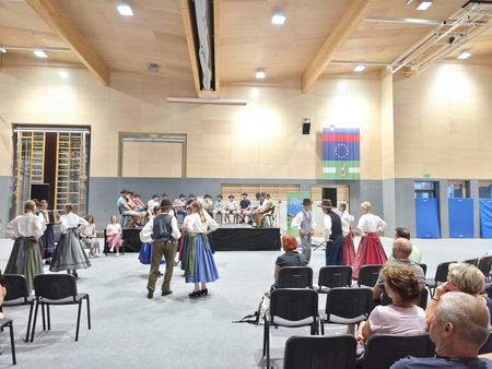 Ljudski večer - prikaz likafa in gaude